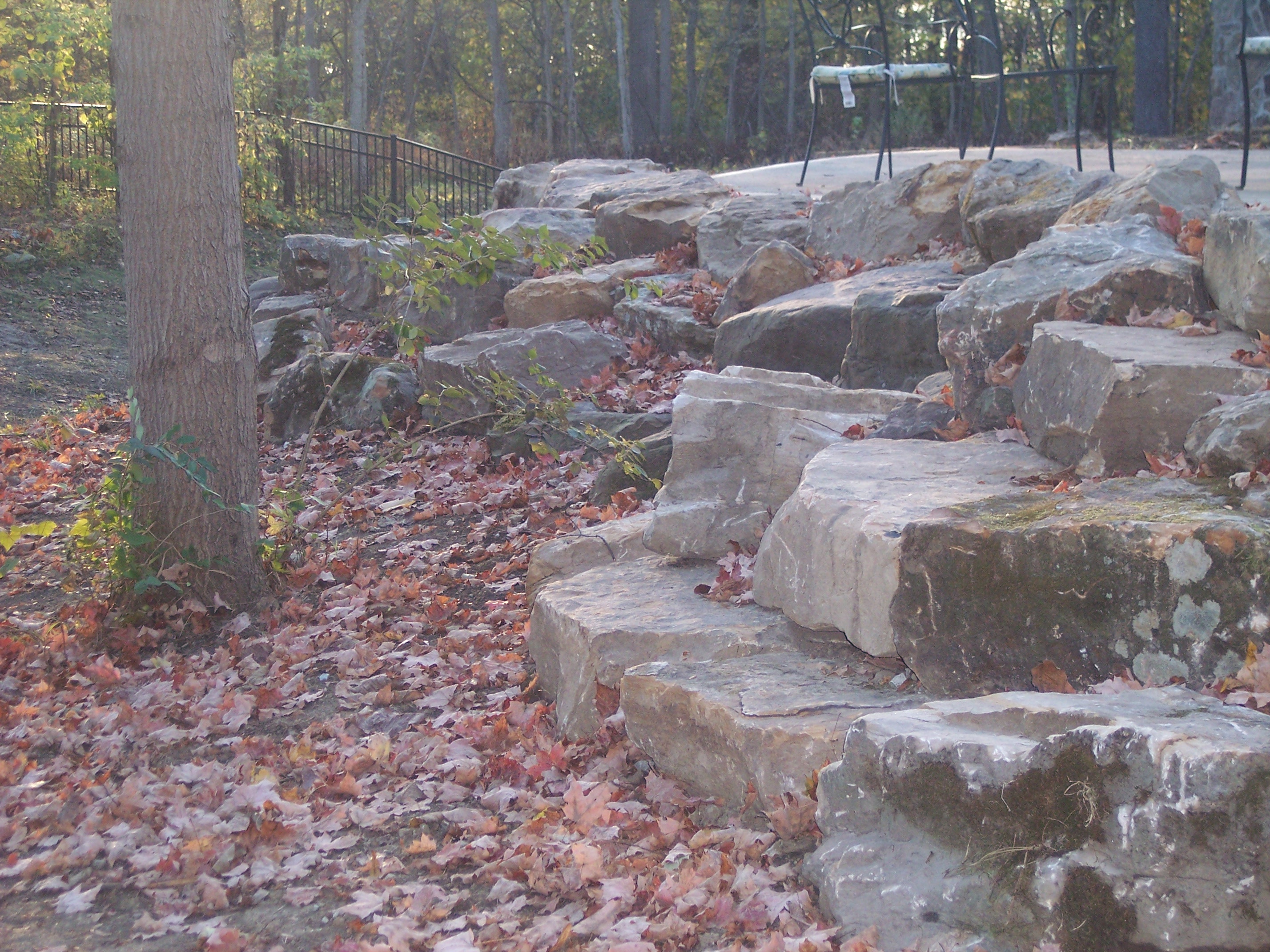 &#039;Green County&#039; Boulder Wall Used For Retaining, Steps and Seating